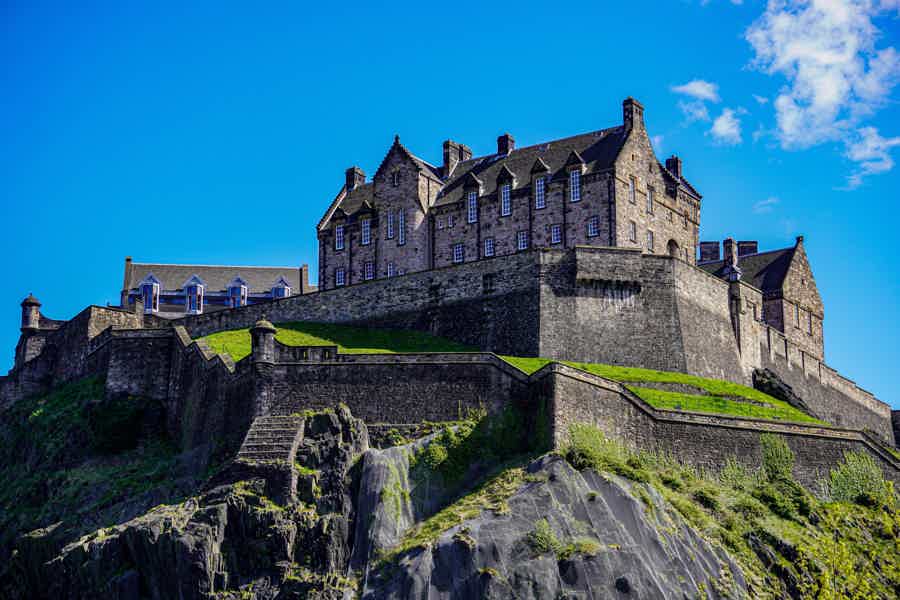 Edinburgh Castle: Guided Walking Tour with Entry Ticket - photo 2