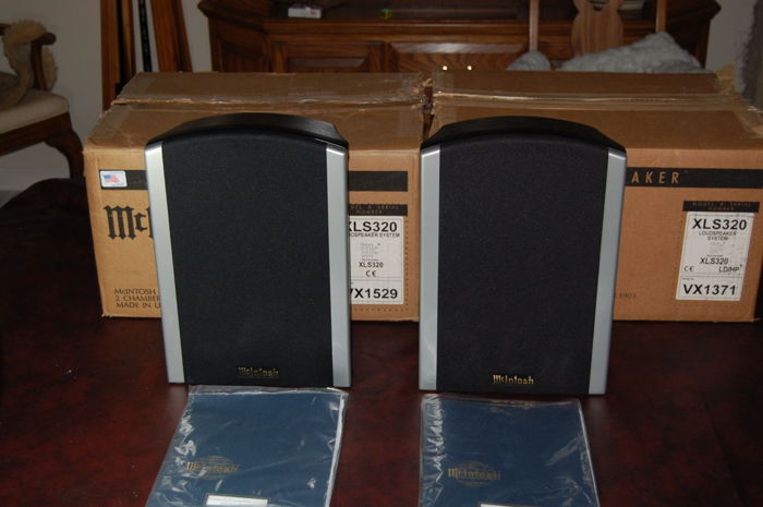 Mcintosh XLS 320 speakers Loudspeakers