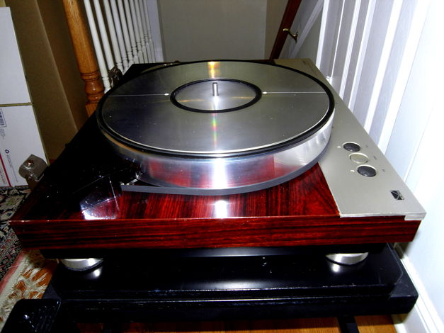 Luxman PD 310 & VS-300 (AIR PUMP) TURNTABLE WITH ARMBOARD