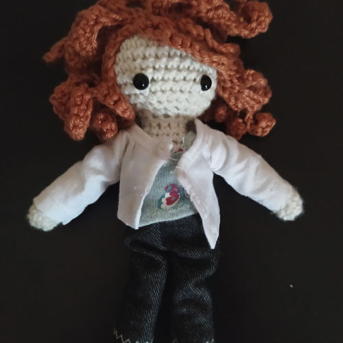 Noëlle doll and her wardrobe - Crochet and sewing pattern