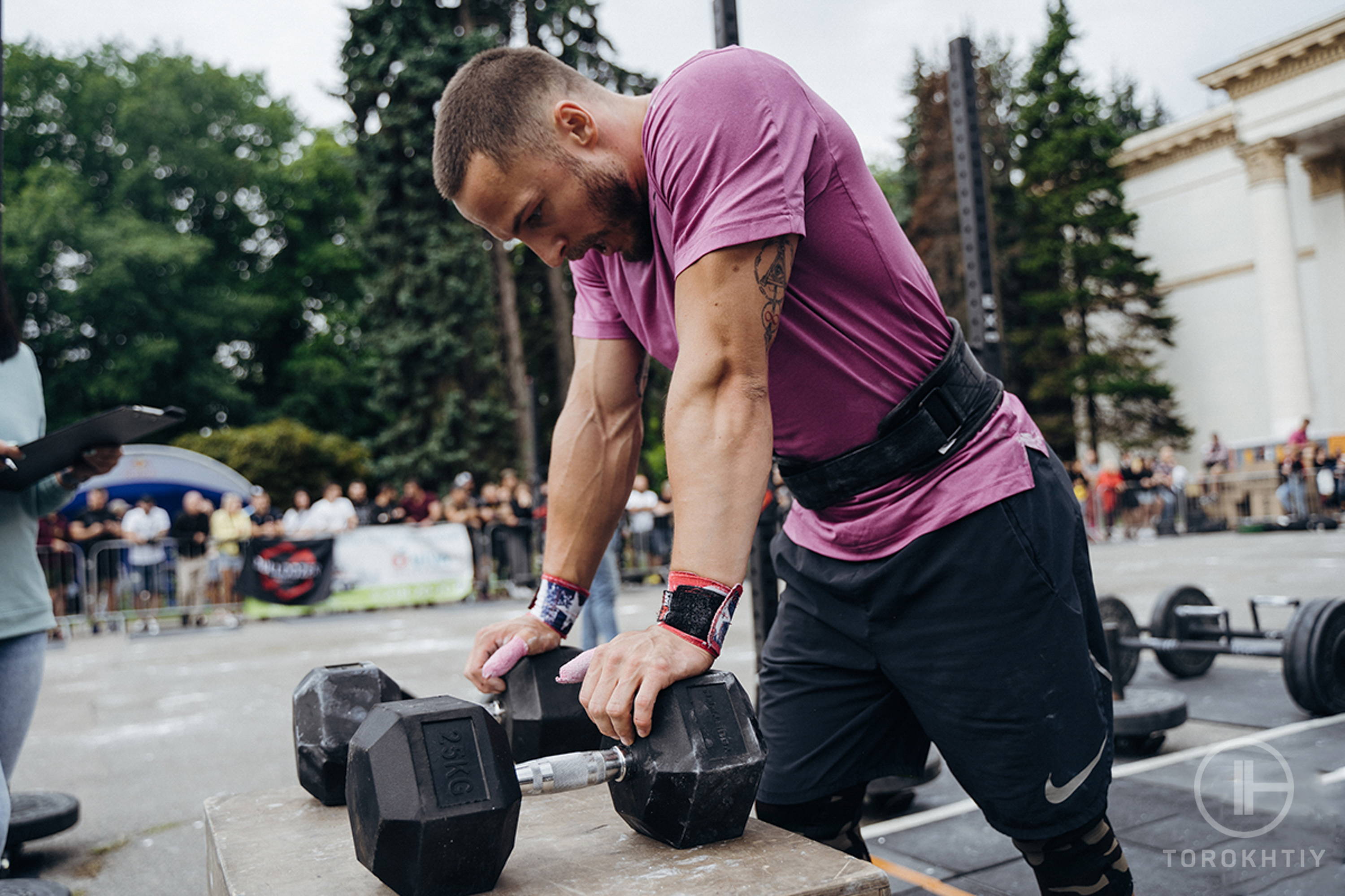 Workout With Dumbbels Using Weight Lifting Belt