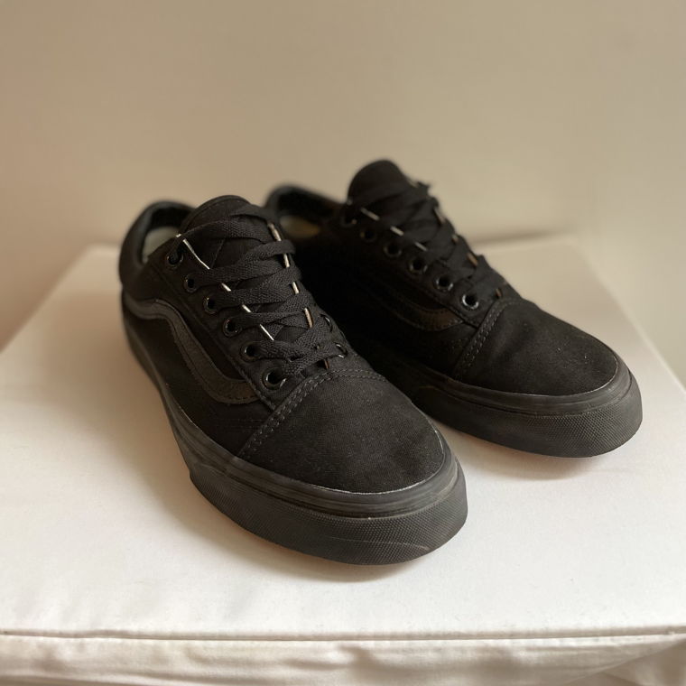 Black Classic Vans Sneakers