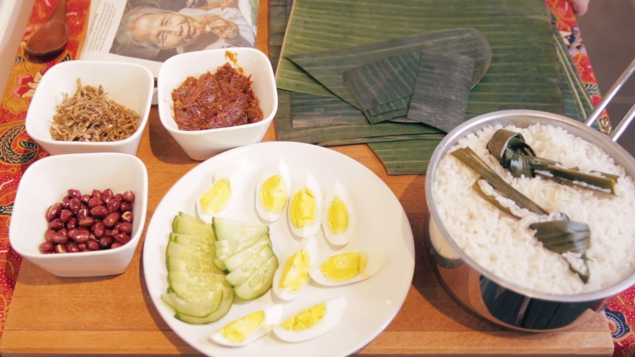 Nasi Lemak In Banana Leaf Southeast Asian Recipes Nyonya Cooking