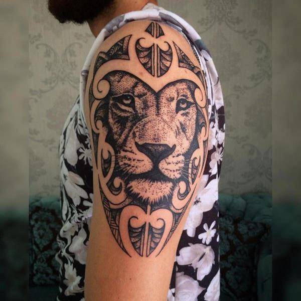 Tatouage Lion Homme Epaule