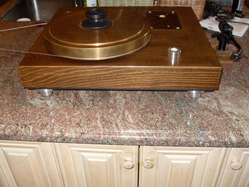 The Legendary Melco Reference . The ultimate string drive super table. Rarer than rare! Optional tonearms available