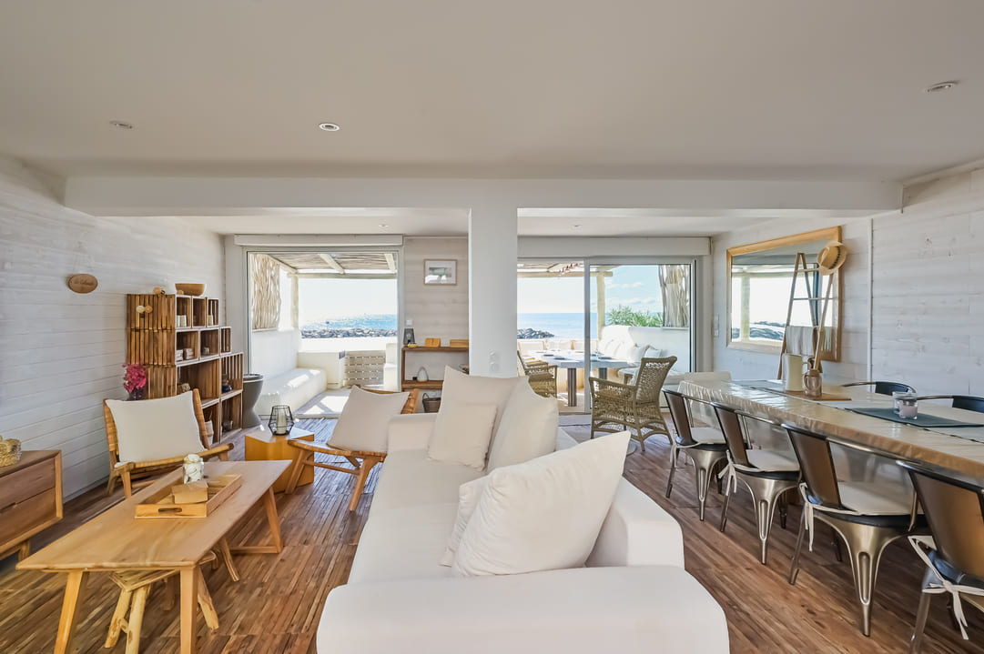 Grand salon lumineux de LaCaban