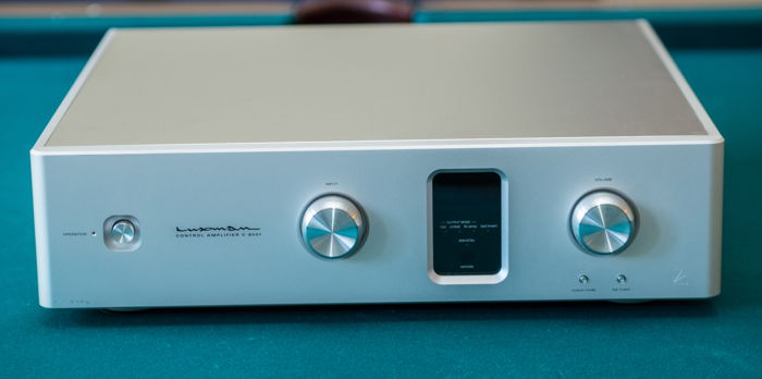 LUXMAN C 800 f Reference level PreAmp  PRICED TO SELL