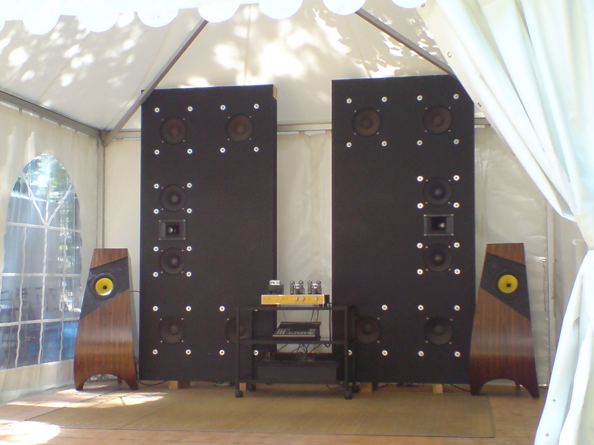 Eurythmie 08 shouldered with a "BIOSONIC type SUBWOOFER" (Arcangues 2005)