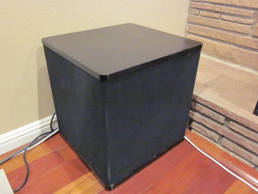 Vandersteen 2W powered subwoofer pair, black