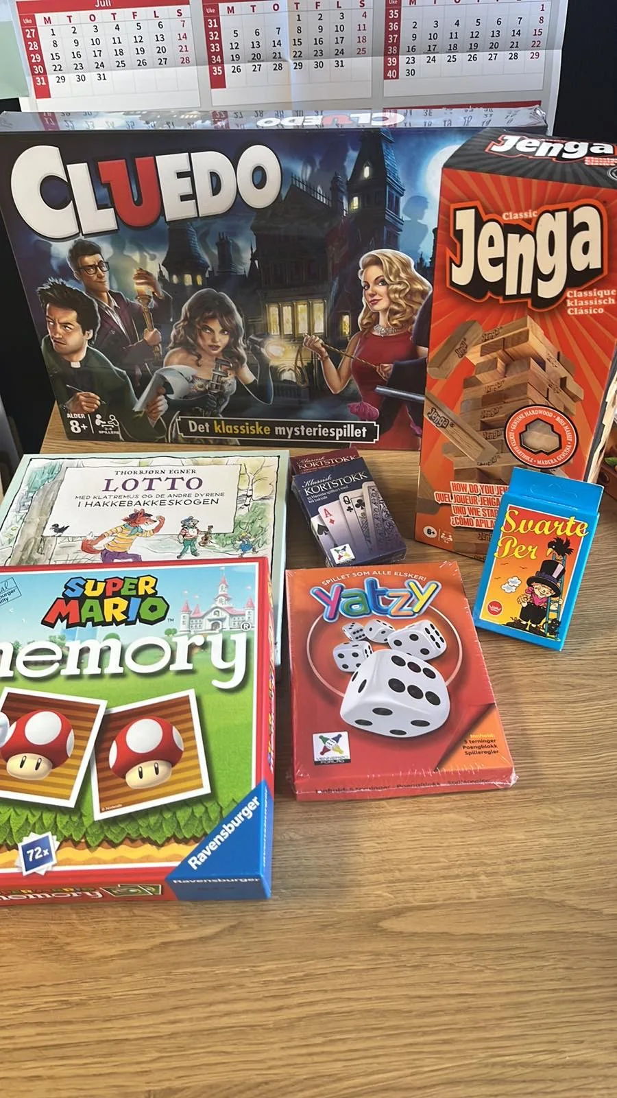 Memory, yatzy, lotto, cluedo, svarteper, kortstokk, jengatårn