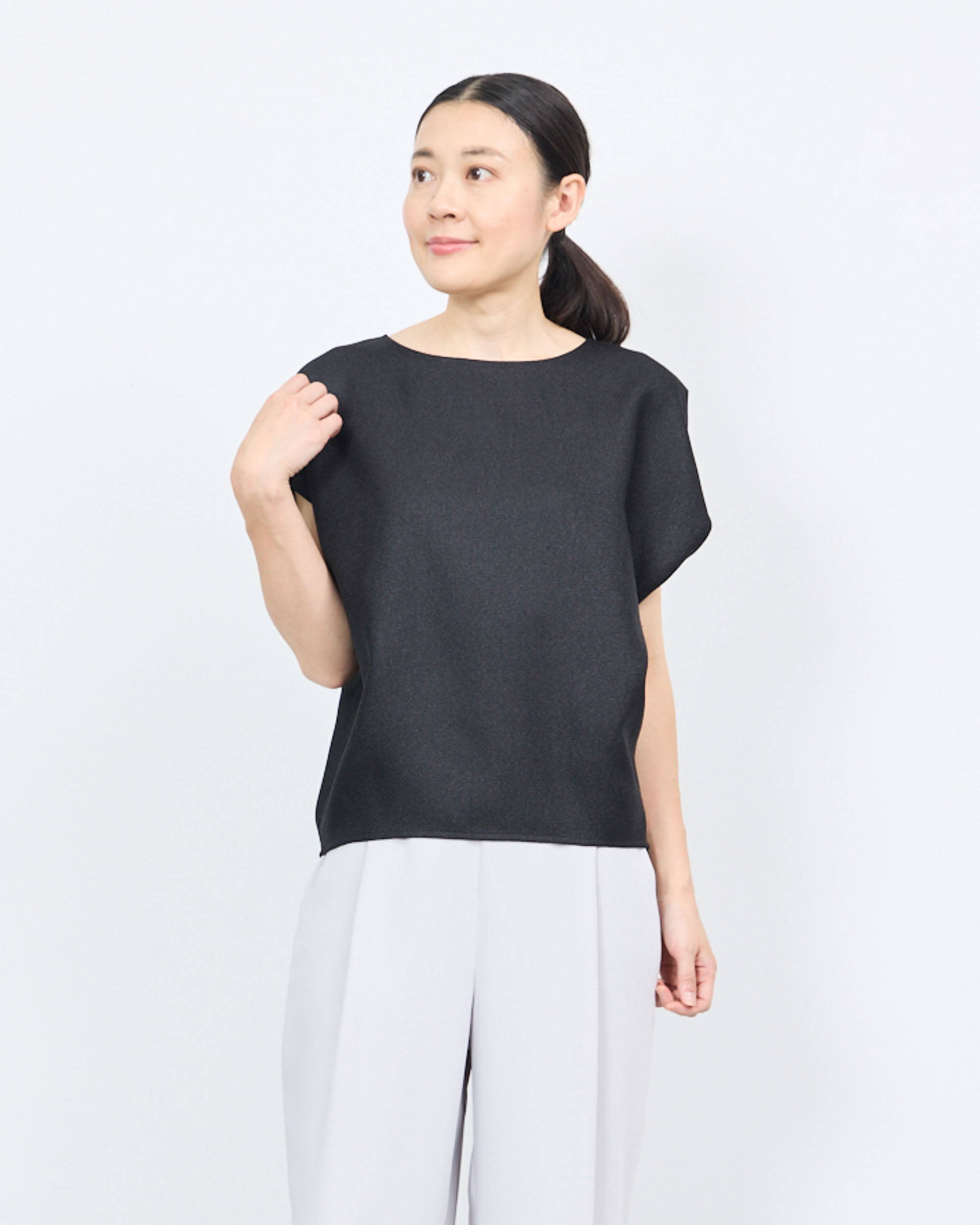 リネーラショートスリーブコクーンブラウス着用レビュー