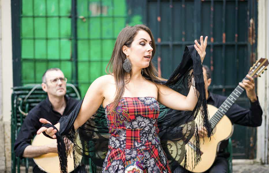Lisbon Night Tour with Fado Show and 3-Course Portuguese Dinner - photo 6