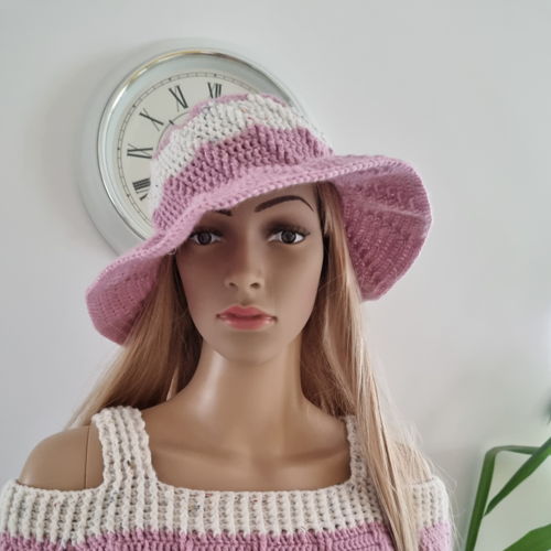 Crochet elegant hat