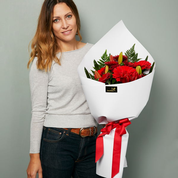 Red Hot_flowers_delivery_interflora_nz