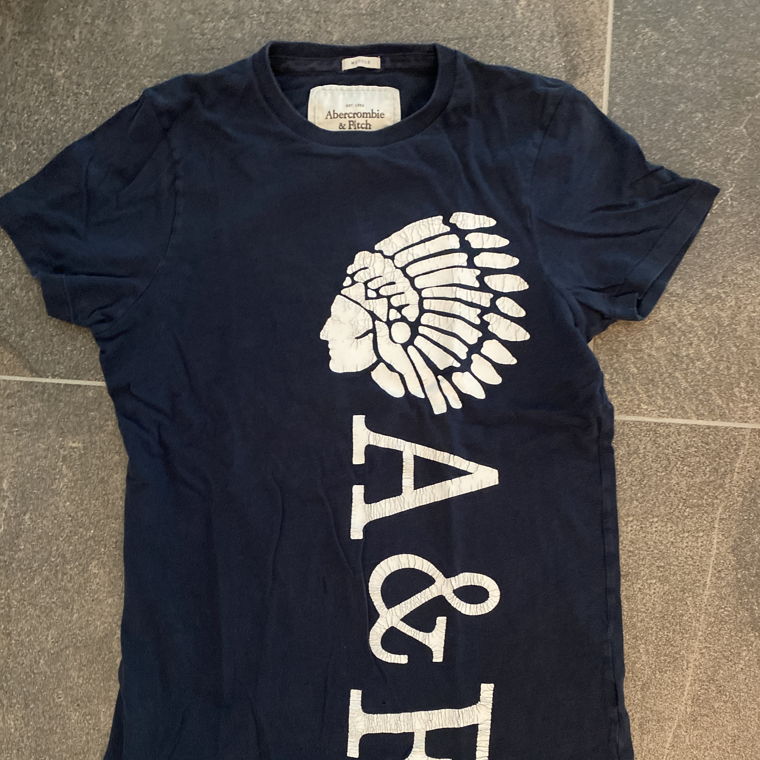 A&F T-Shirt