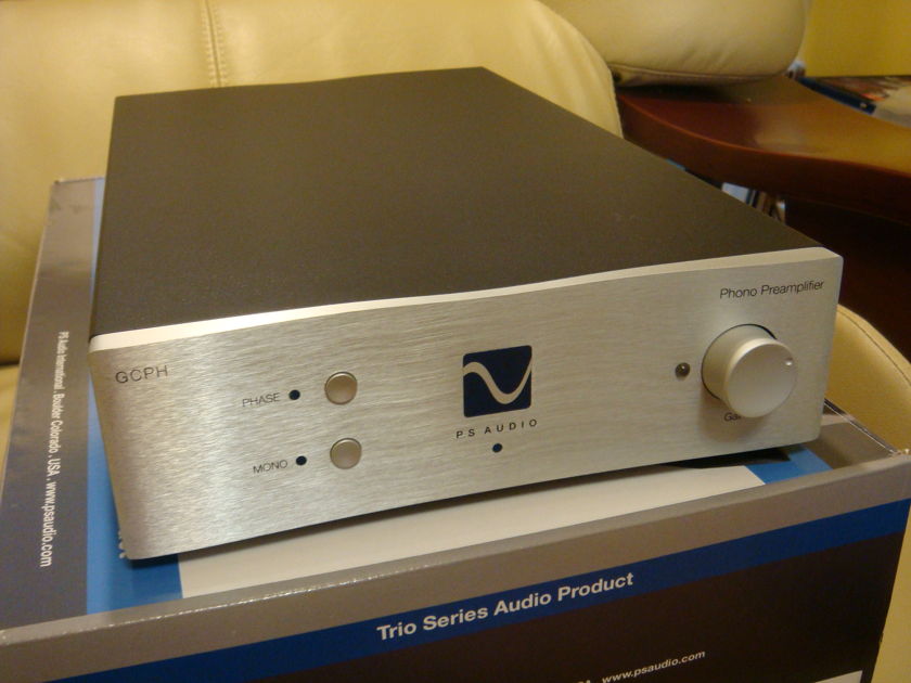 PS AUDIO GCPH Phono preamplifier with balanced outputs, remote and volume control
