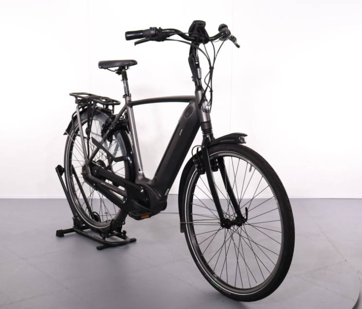 Gazelle Grenoble C8 e-bike in zijaanzicht, comfortframe met Bosch-middenmotor en geïntegreerde accu.