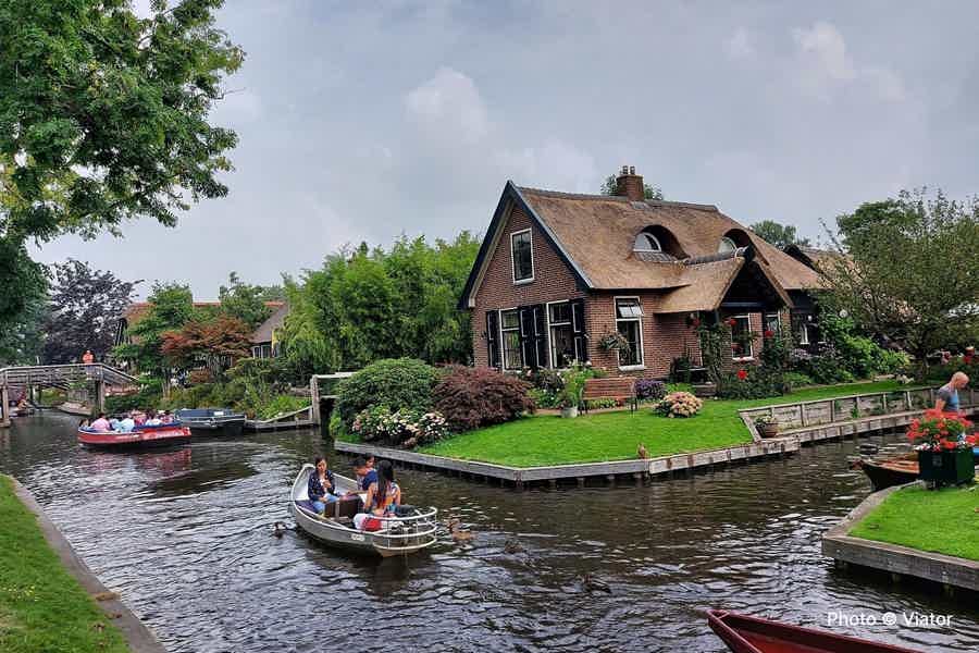 Giethoorn Small Group Day Tour with Boat Cruise - photo 5