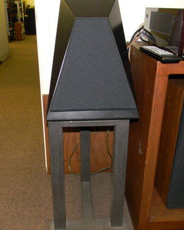 Artemis EOS Monitor Speakers w/ stands AS1.0 Very nice ...