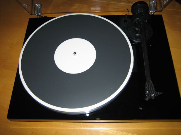 PRO-JECT 1xpression Carbon Classic Turntable