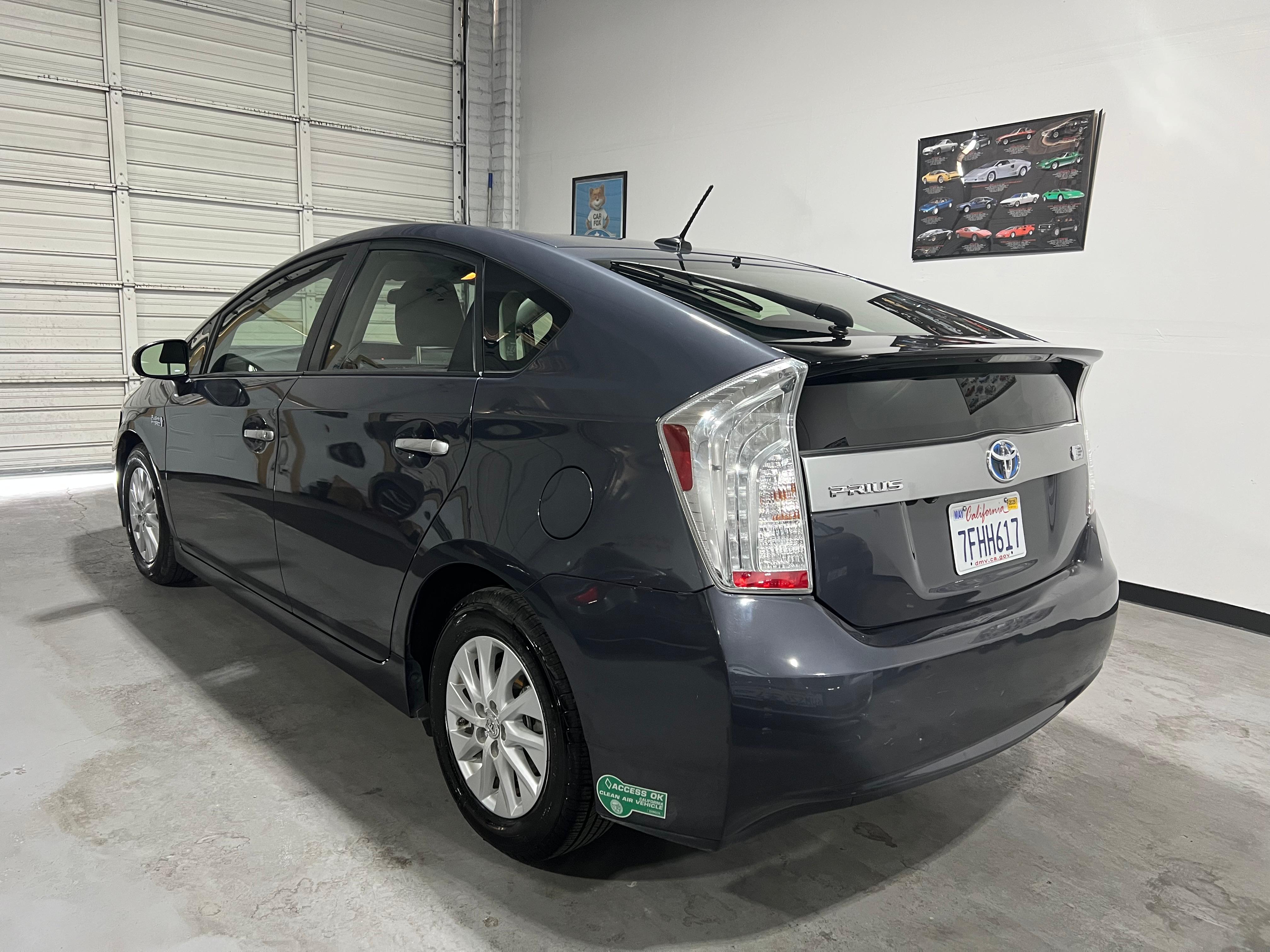 2014 Toyota Prius Plug-In Hybrid 3