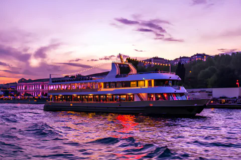 Sunset Cruise & Asian Side Walk with Hotel Pick-Up