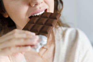 Why Do I Crave Sugar After a Meal? Root Causes and What to Do