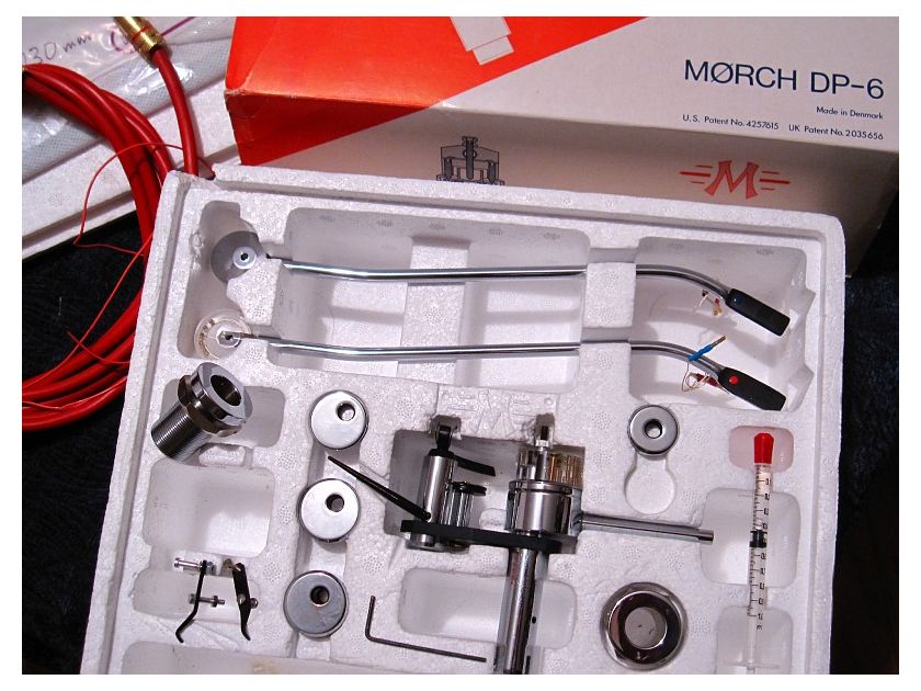 Moerch Morch DP6 DP-6 tonearm with red and blue dot wands and Dynavector 17d2mkII cartridge