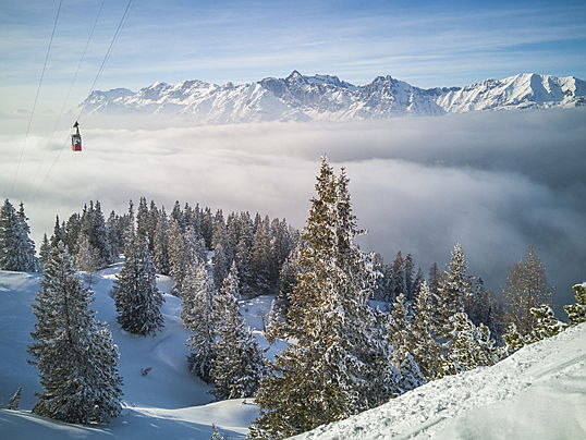  Kitzbühel
- Im Winter, wenn das Land komplett weiss ist, sieht alles ganz anders aus. Wir finden, so sieht Tirol am schönsten aus.