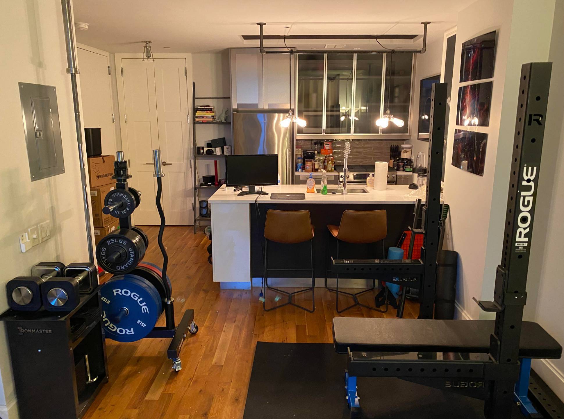 Squat rack in apartment