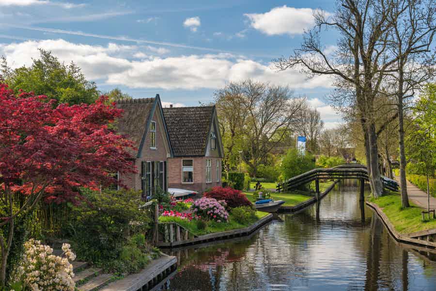 Giethoorn Guided Day Trip from Amsterdam with Boat Cruise - photo 1
