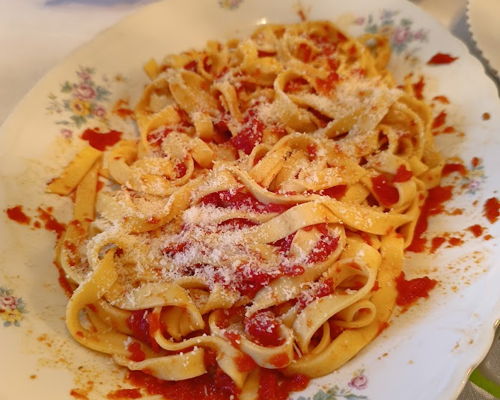 Cooking classes Pisa: Family recipes with fresh pasta and tiramisu
