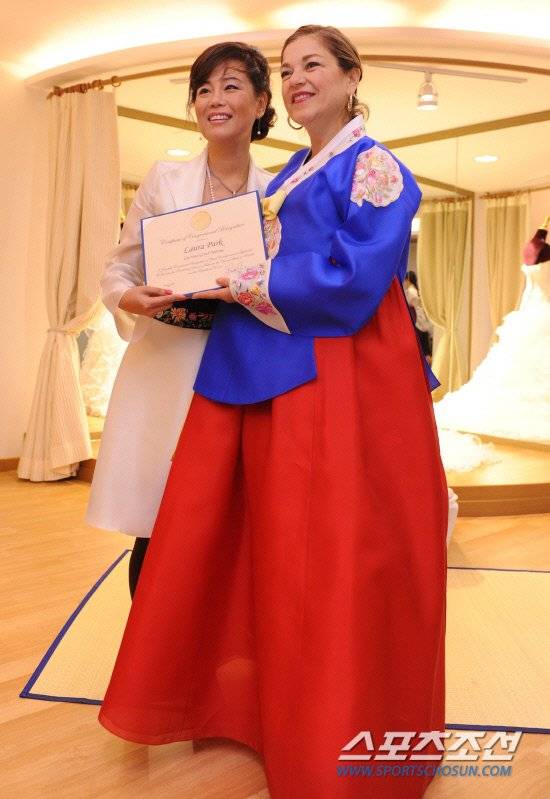 KOREAN TRADITIONAL PAEBAEK TEA CEREMONY BRIDE