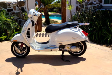 2013 VESPA GTS 300 I.E. SUPER motorcycle for rent near La Mesa, CA