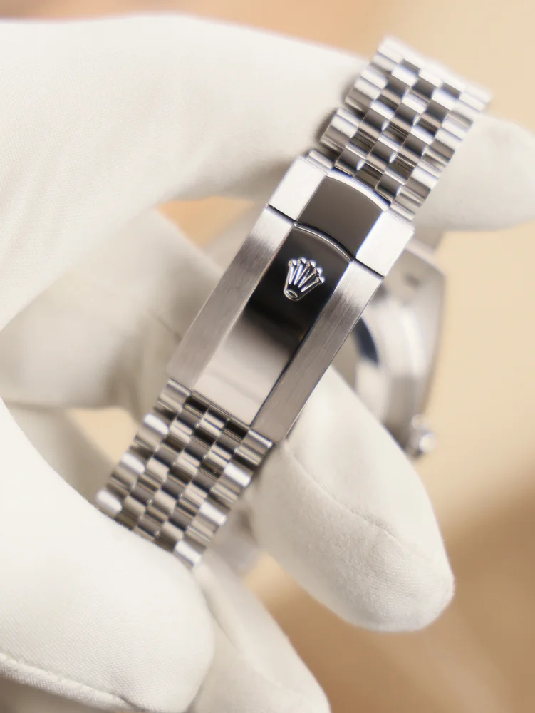 Datejust 41 Smooth Bezel Jubilee Bracelet Black Index Dial