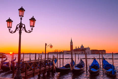 30-Minute to 2-hour Private Sunset Gondola Ride
