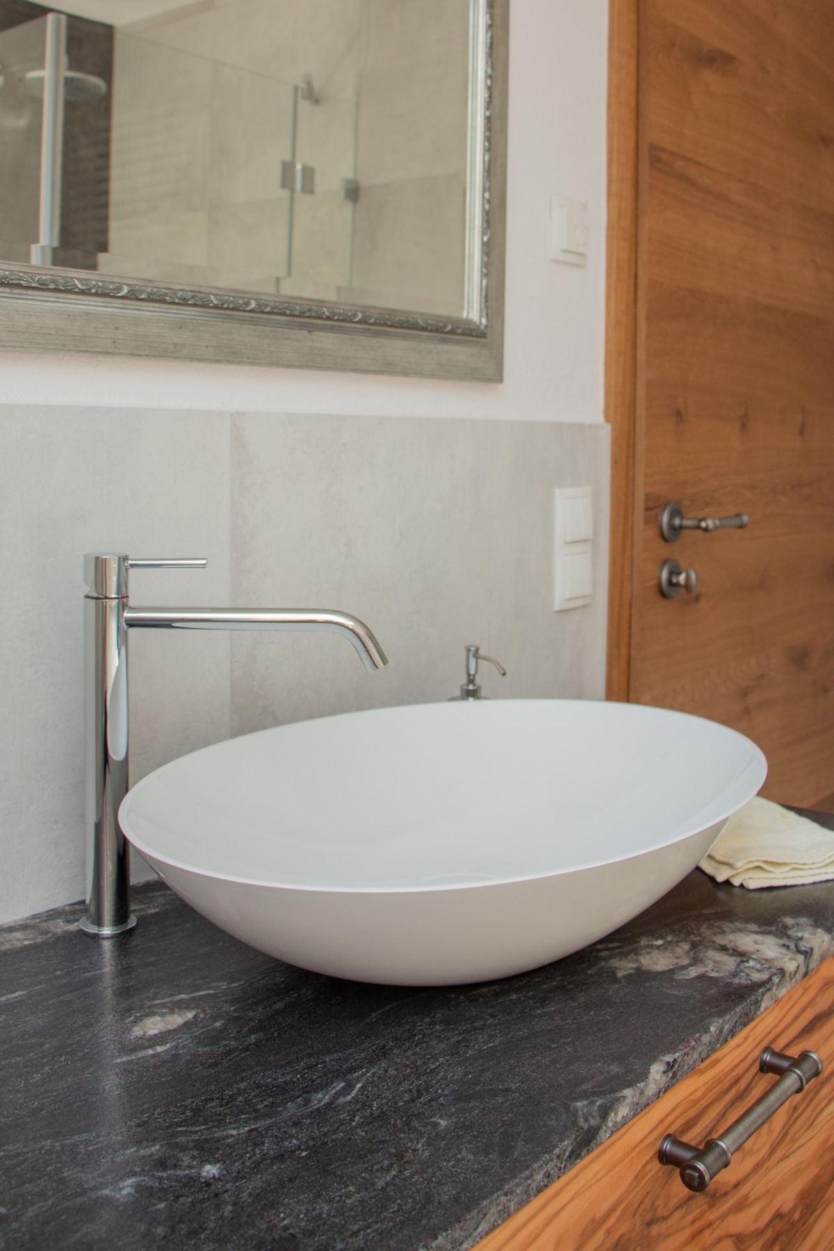 Foto Kundenreferenz Badsanierung Wellness mit barrierefreier Dusche