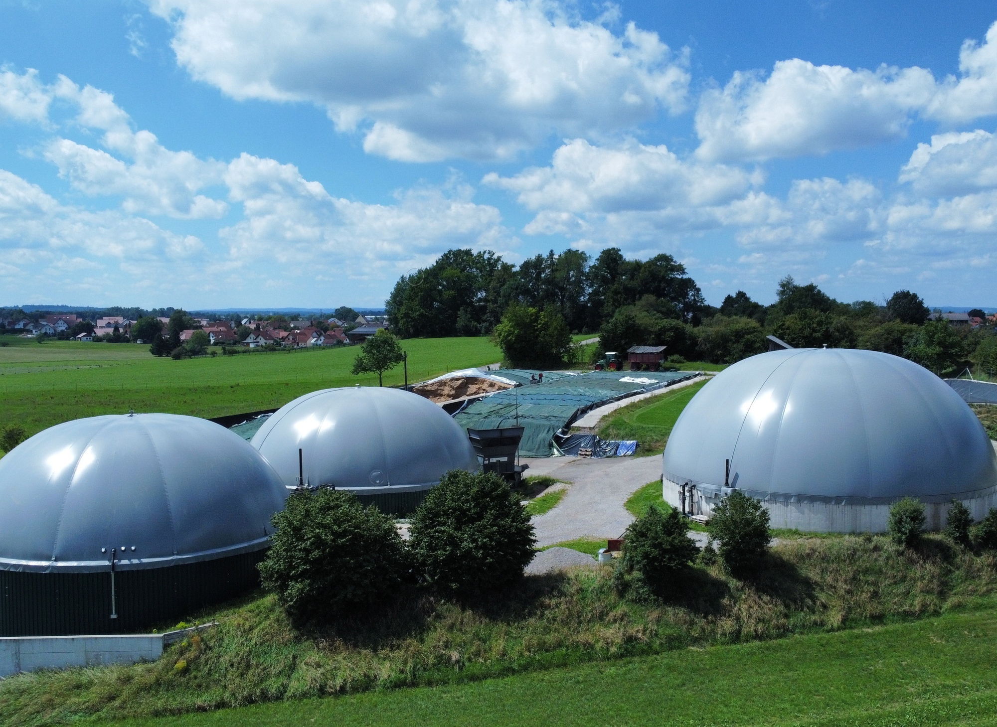 Bioenergie Hartmann: Installation von Doppelmembrangasspeicher