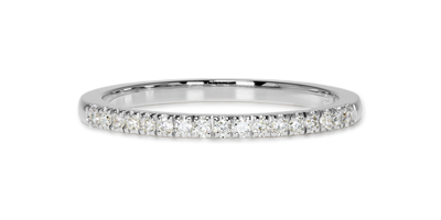 band Wedding ring in gold paved with 17 diamonds on a white background.