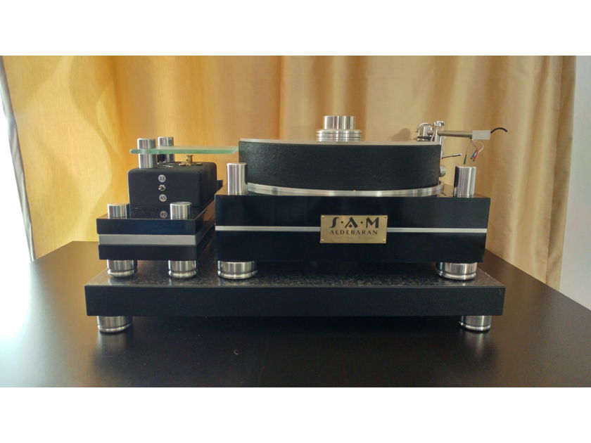 SAM (Small Audio Manufacture) Aldebaran Audiophile Turntable