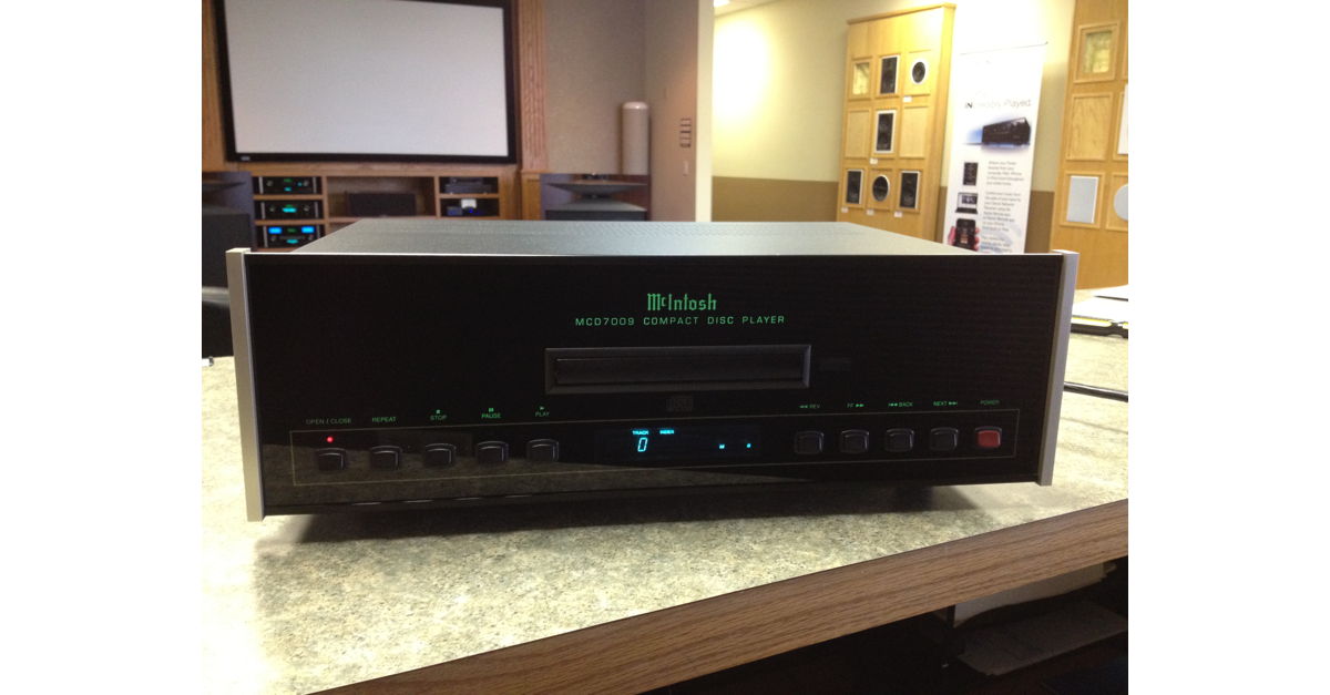 McIntosh MCD-7009 Very Clean! CD Player For Sale | Audiogon