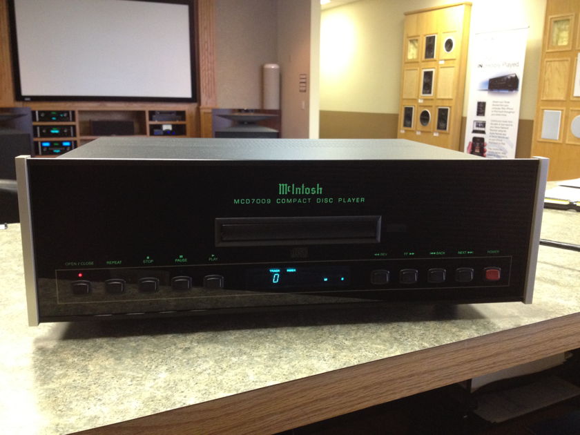 McIntosh MCD-7009 Very Clean! CD Player For Sale | Audiogon