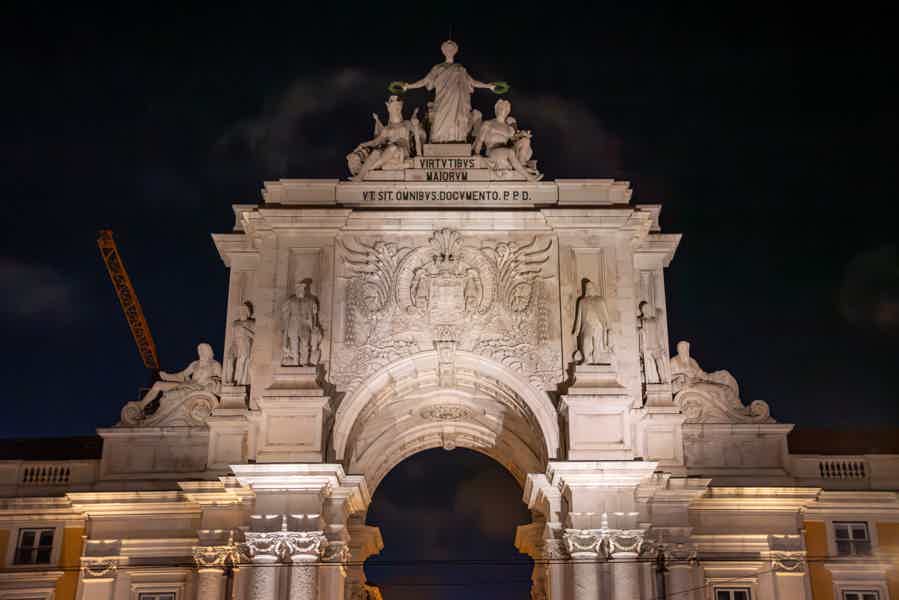 Private Sightseeing in Lisbon By Night - photo 6