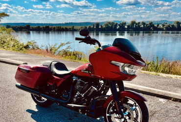 2024 HARLEY-DAVIDSON ROAD GLIDE motorcycle for rent near Dry Ridge, KY