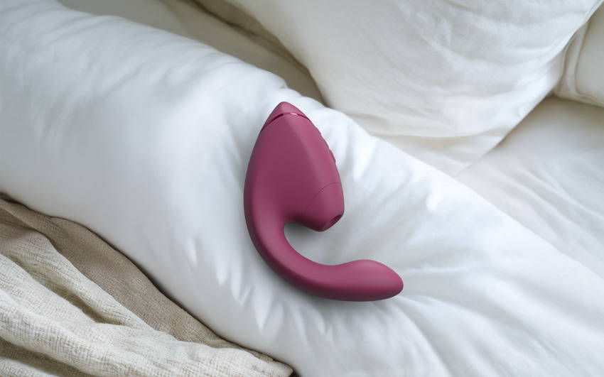 Womanizer Next Duo on Bed