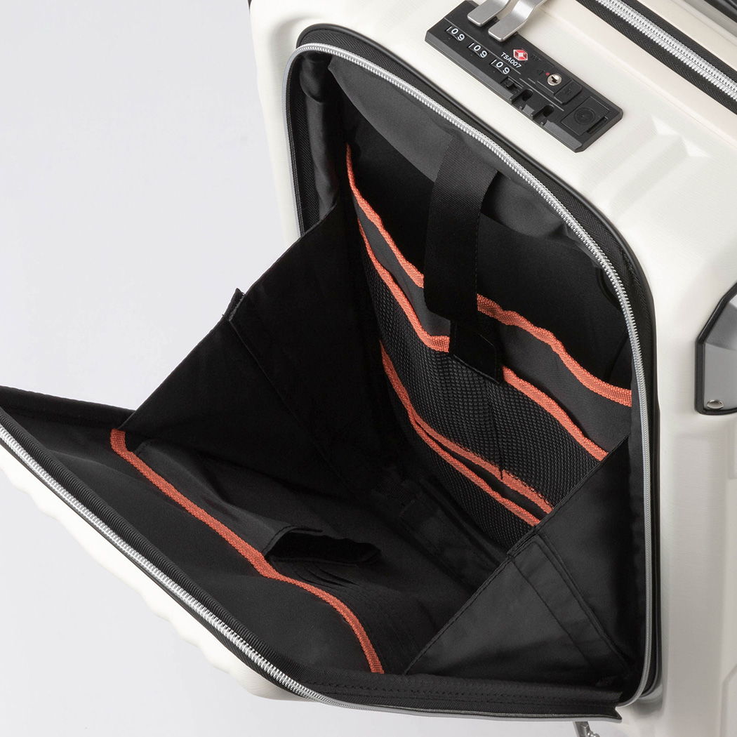 ノートPC収納付き フロントポケット