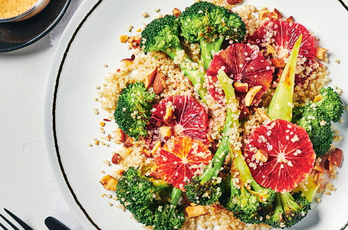 Salade tiède de brocoli à l’orange sanguine, vinaigrette crémeuse aux amandes