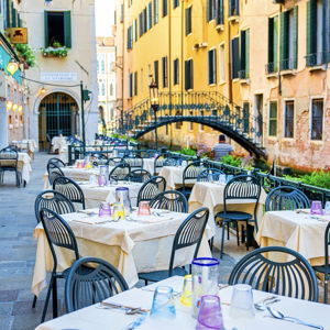 Dinner at a Traditional Trattoria in Venice
