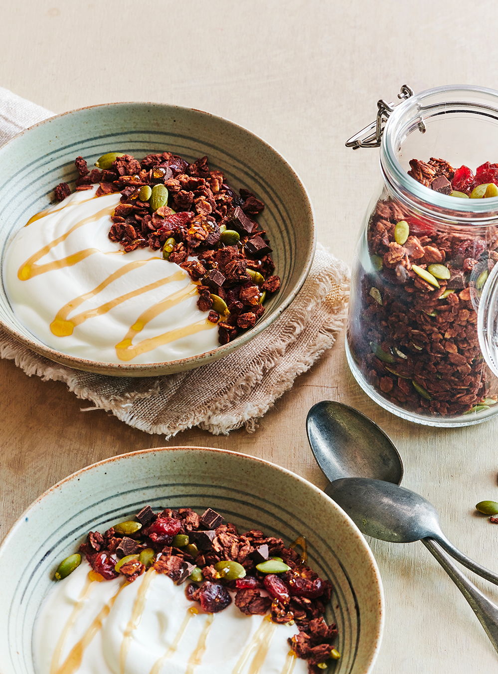 Chocolate, Honey and Cranberry Granola | RICARDO