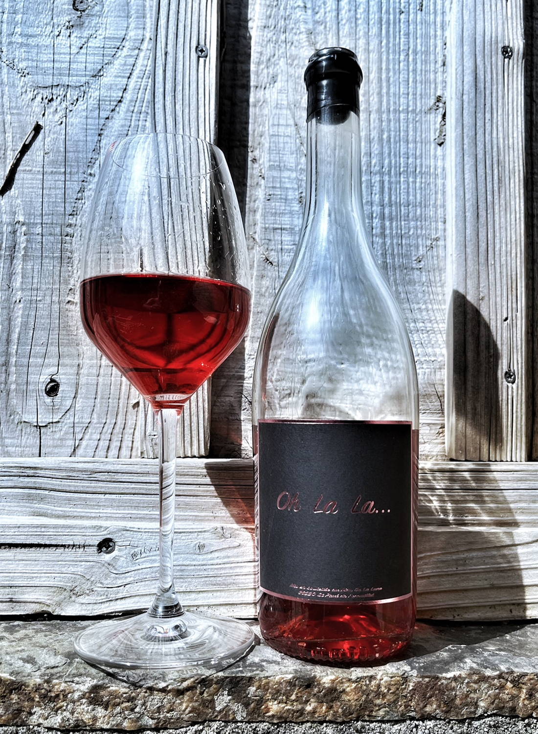 France, vin nature, rawwine, organic wine, vin bio, vin sans intrants, vin sans souffre, vin sans sulfites ajoutés, vin rouge, vin blanc, rouge, blanc, vin propre, vigneron, domaine bio, biodynamie, vigneron nature, vin biodynamique, raizin brut, Quimper, Finistère,distributeur, agent, vrp, gurwan, gurwan le gouil, Raizin Brut, vignerons  